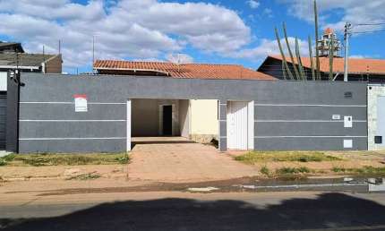 Casa com 3 quartos para alugar na S-004, 500, Anápolis City, Anápolis por R$ 3.000