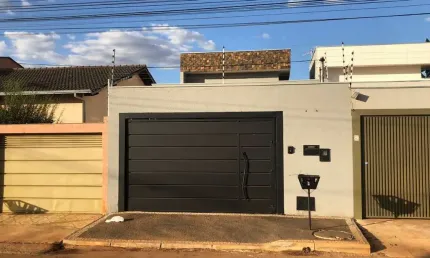 Casa com 3 quartos para alugar na Rua Pb 11, Lt.26- A, 26, Parque Brasília, Anápolis por R$ 2.500