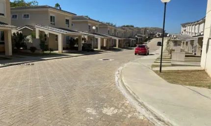 Casa em Condomínio para Venda em Cotia, Granja Viana
