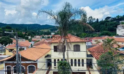Sobrado para venda 180 m² no horto florestal com 3 suítes e 3 vagas.
