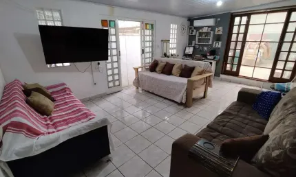 Casa com 4 quartos à venda na Rua Cônego Ladeira, 148, Vila Mazzei, São Paulo por R$ 1.250.000