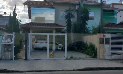 Casa com 3 quartos à venda no Jardim Iririú, Joinville 