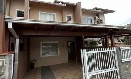 Casa à venda no Boa Vista, Joinville 