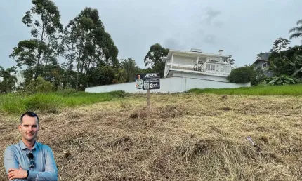 Lote 360M² no Bairro Pedra Branca - Excelente Localização