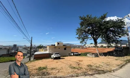 Terreno de Esquina no Loteamento Porto das Águas – Bela Vista, Palhoça/SC