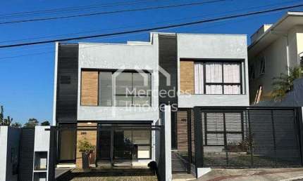 Sobrado semimobiliado com 1 suite + 2 dormitórios à venda, 130 m² por R$ 1.320.000 - Fazenda - Itaj