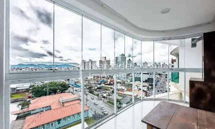 Apartamento com 2 dormitórios para alugar, 65 m² por r$ 3.300,00/mês - são judas - itajaí/sc