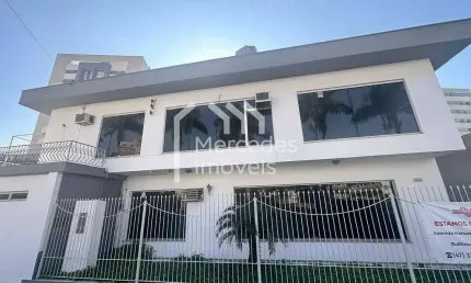Casa comercial com 8 salas para alugar na Avenida Joca Brandão, 680, Centro, Itajaí