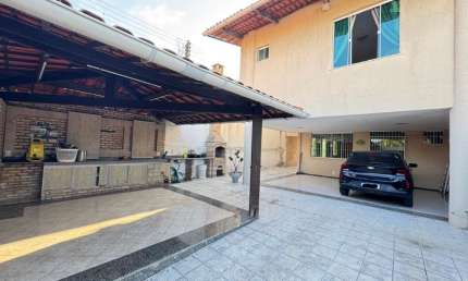 CASA A VENDA COM 4 SUITES E 4 VAGAS NO PARQUE MANIBURA, FORTALEZA/CE
