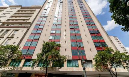 Ampla sala comercial à venda no Coração de Curitiba - PR