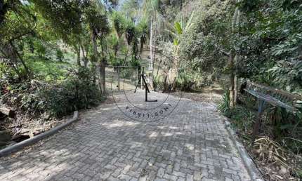Chácara à Venda: 1.600m² com suíte, 2 Quartos, 2 Banheiros e piscina! - Tranquilidade e Conforto!