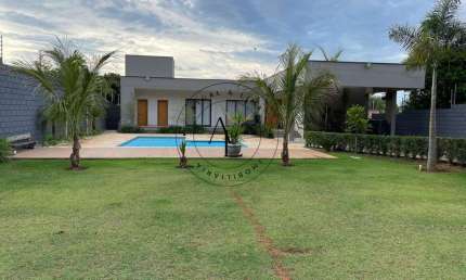 Chácara dos Sonhos: Rancho com Piscina, Suíte, Lavabo, Lavanderia e Área Gourmet em 1000 m²