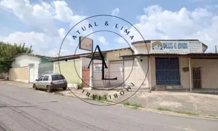 Casa de Esquina com ponto comercial: Conforto e Oportunidade de Negócio!