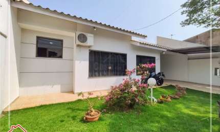 Casa com 3 quartos à venda na Rua Gisele Gomes de Castro, 100, Jardim Liberdade III, Maringá