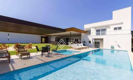 Casa para locação e venda no Condomínio Portal Japy Golf Club em Cabreúva/SP