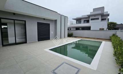 Casa à venda no Condomínio Portal dos Bandeirantes na cidade de Salto/SP