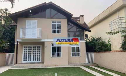 Sobrado com 5 dormitórios para alugar, 190 m² por R$ 1.500,01/dia - Balneário Praia do Pernambuco - Guarujá/SP