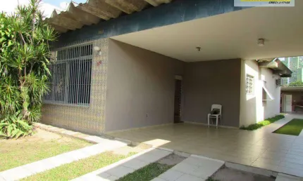 Casa com 3 dormitórios à venda, 169 m² por R$ 900.000,00 - Vila Valença - São Vicente/SP