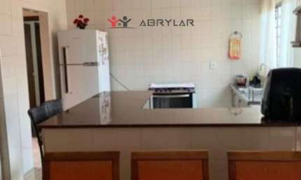 Casa à venda em Jundiaí, Vila Salermo, com 3 quartos, com 350 m²