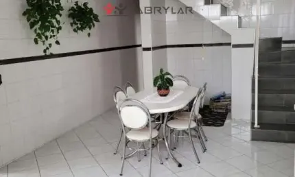 Casa à venda em Jundiaí, Jardim do Lírio, com 3 quartos, com 450 m²