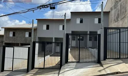 Sobrado com 2 Quartos e 3 banheiros à Venda, 72 m² na Vila Aparecida