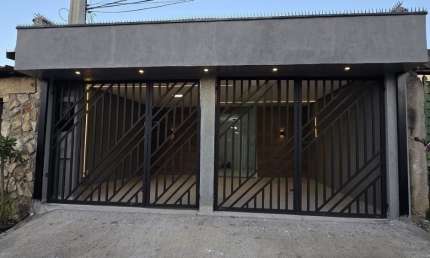 Casa com 3 quartos à venda na Rua Anita Ferreira de Oliveira, 16, Jardim Santa Marina, Sorocaba