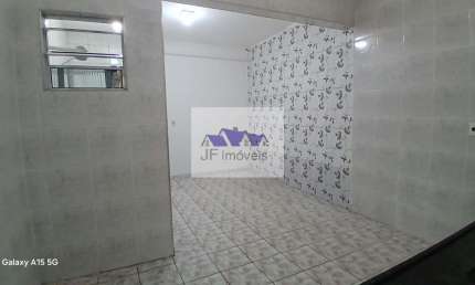Casa com 1 quarto para alugar na Estrada Itapecerica-Campo Limpo, 1262, Jardim Júlia, Embu das Artes, 20 m2 por R$ 600