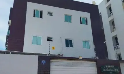 Apartamento com 3 Dormitórios para Locação em Intermares