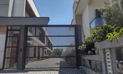 Sobrado Geminado para Venda em Ambrósio Garopaba-SC