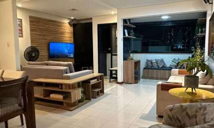 Apartamento a venda, 94m², decorado, fino acabamento, 2/4, andar alto, 1 suíte, 2 vagas, armários planejados, por apenas: R$ 750.000,00. Agende ja!