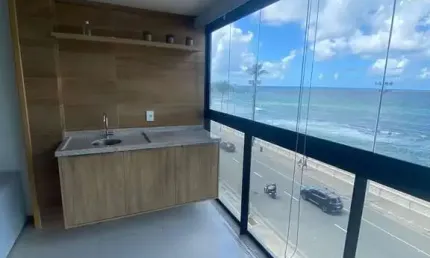 Apartamento 1 suíte, 44,50m², vista mar, climatizado, fino acabamento, armários planejados, 1 vaga de garagem. Agende sua visita!
