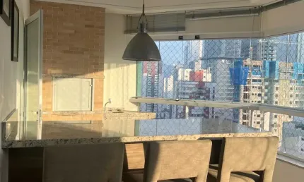 Amplo apartamento ensolarado e bem localizado na melhor região de bc