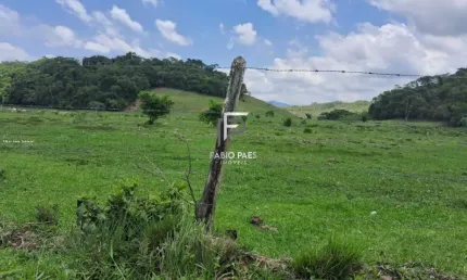 Fazenda para Venda em Silva Jardim, Cesário Alvin, 2 dormitórios, 1 banheiro, 2 vagas