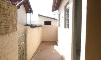 Ótima oportunidade para locação casa de fundos bairro paulicéia