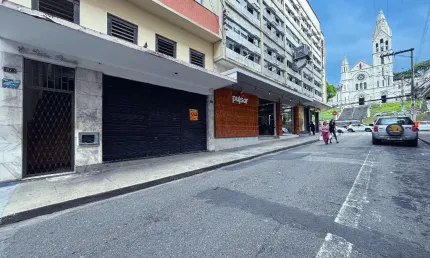 Apartamento com área externa de 2 quartos no Morro da Glória de R$245.000 por R$230.000