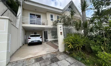 Sobrado para Venda em Curitiba, Atuba, 3 dormitórios, 1 suíte, 3 banheiros, 2 vagas