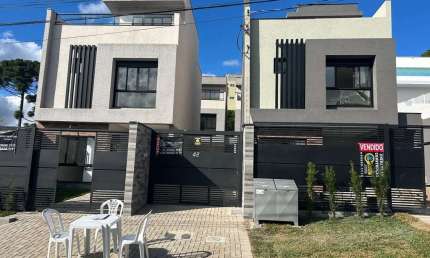 Sobrado para Venda em Curitiba, Tingui, 3 dormitórios, 1 suíte, 2 banheiros, 2 vagas