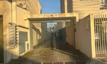 Sobrado para Venda em Curitiba, Bacacheri, 3 dormitórios, 1 suíte, 2 banheiros, 1 vaga