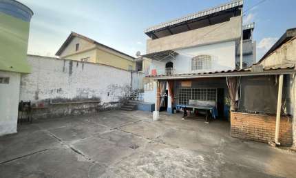 Casa com 3 quartos à venda na Rua Alvorada, 1430, Manoel Valinhas, Divinópolis