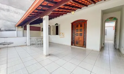 Casa 4 dormitórios à venda Bom Pastor Divinópolis/MG