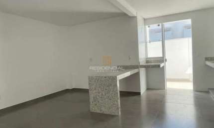 APARTAMENTO COM ÁREA PRIVATIVA A VENDA NO BAIRRO MANOEL VALINHAS