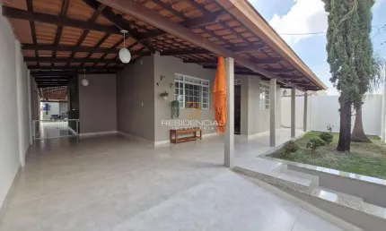 Casa com 3 quartos à venda na Rua Maria Zulmira, 90, São Roque, Divinópolis