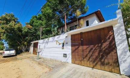 Casa mobiliada com 04 quartos á 700 metros da praia em Porto Seguro!