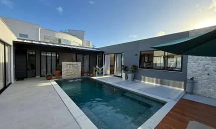 Casa térrea nova em condomínio fechado de alto padrão em Porto Seguro, Bahia!