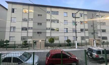Lindo aparamento  térreo, sala com dois ambientas, quartos grandes, planta bem distribuídos
