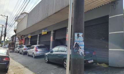 Excelente ponto comercial , 25 metros de frente voltado para Av, composto por salão, escritório e banheiro.