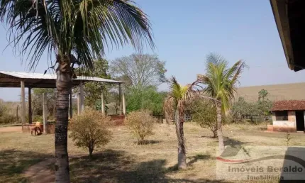 Chácara para Venda em Itapetininga, Jardim Shangri-lá, 4 dormitórios, 1 suíte, 2 banheiros, 2 vagas