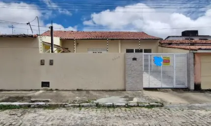 Casa com 3 quartos à venda na Rua Raposo Câmara, Candelária, Natal