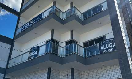 Prédio com 10 salas para alugar na Avenida Manoel Ribas, Conradinho, Guarapuava