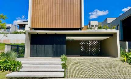 Casa a Venda no Condomínio Alphaville II no bairro Urbanova  - SJC